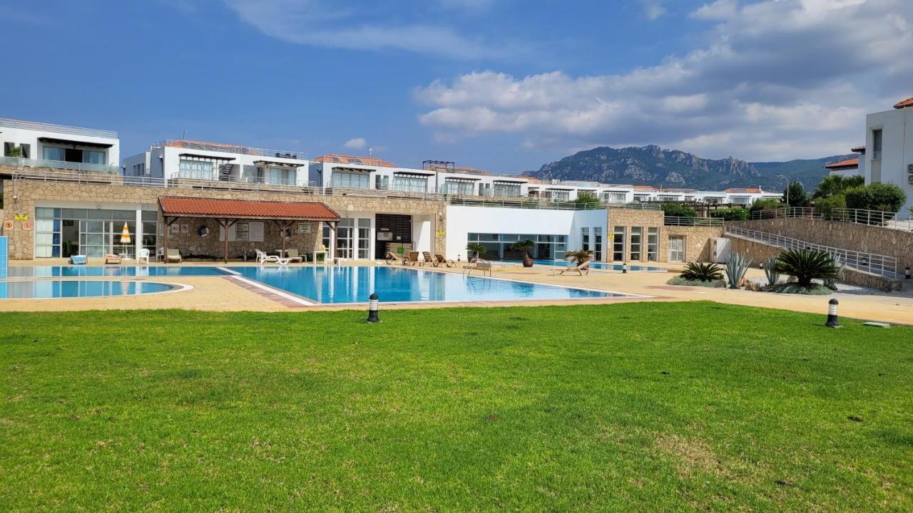 Sea And Mountain View Beachfront Penthouse Yali ภายนอก รูปภาพ